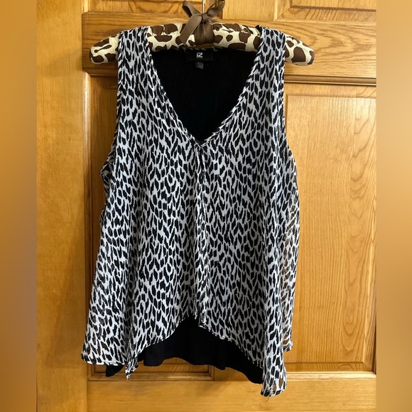 Iz Byer Tops - Iz Byer Black and White Animal Print Tank Top